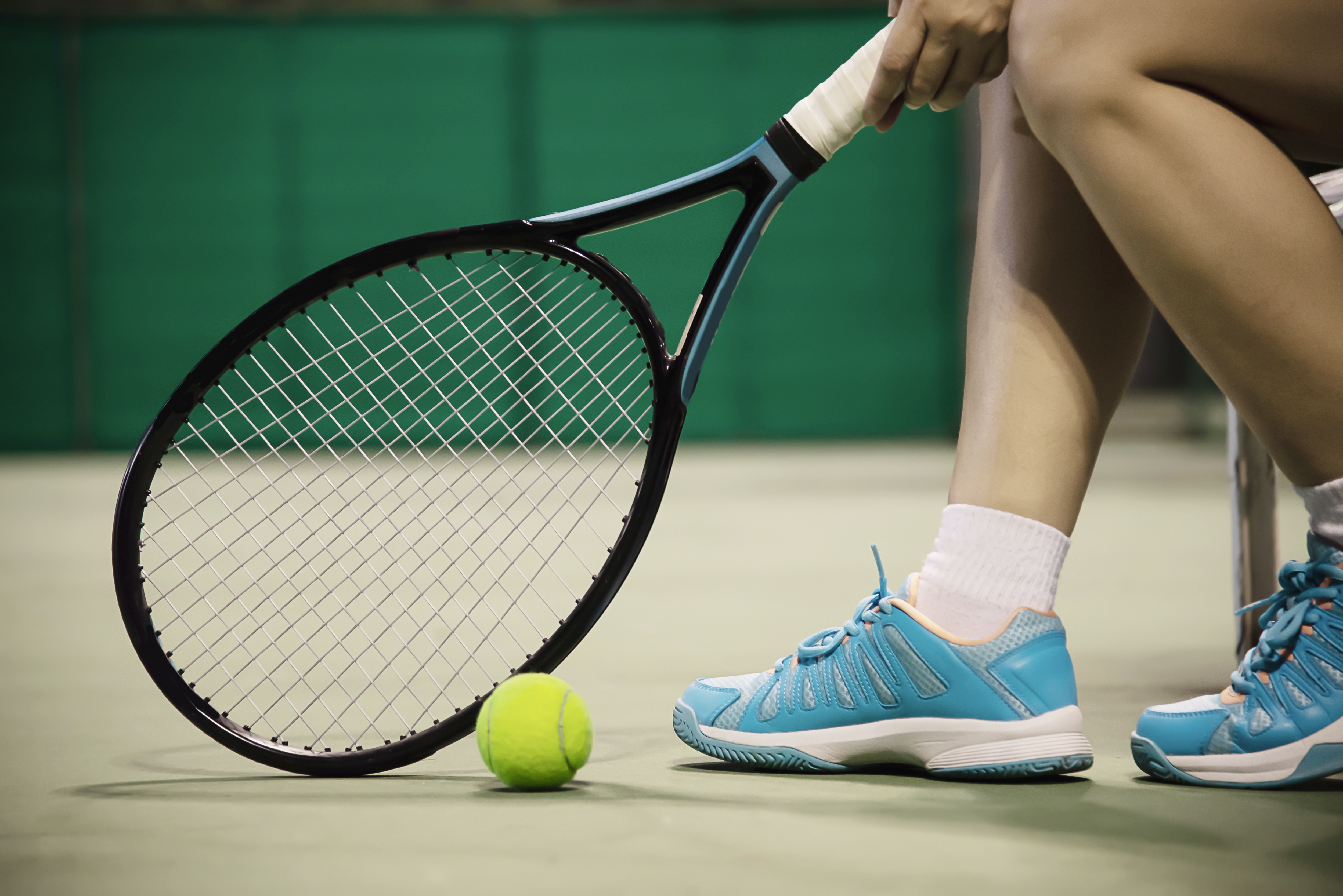 All that slipping and sliding on tennis courts prevents injuries: A ...