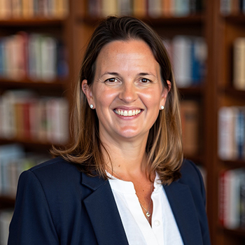 Dr. Katherine J. Coyner Receives Elaine Sortino Alumna Award for Achievement at UMass Athletics Hall of Fame Ceremony